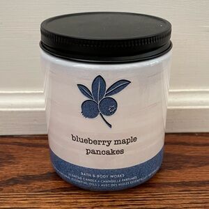 Bath and Body Blueberry Maple Pancakes candle